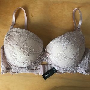 EXCELLENT CONDITION 34c bra like new push up